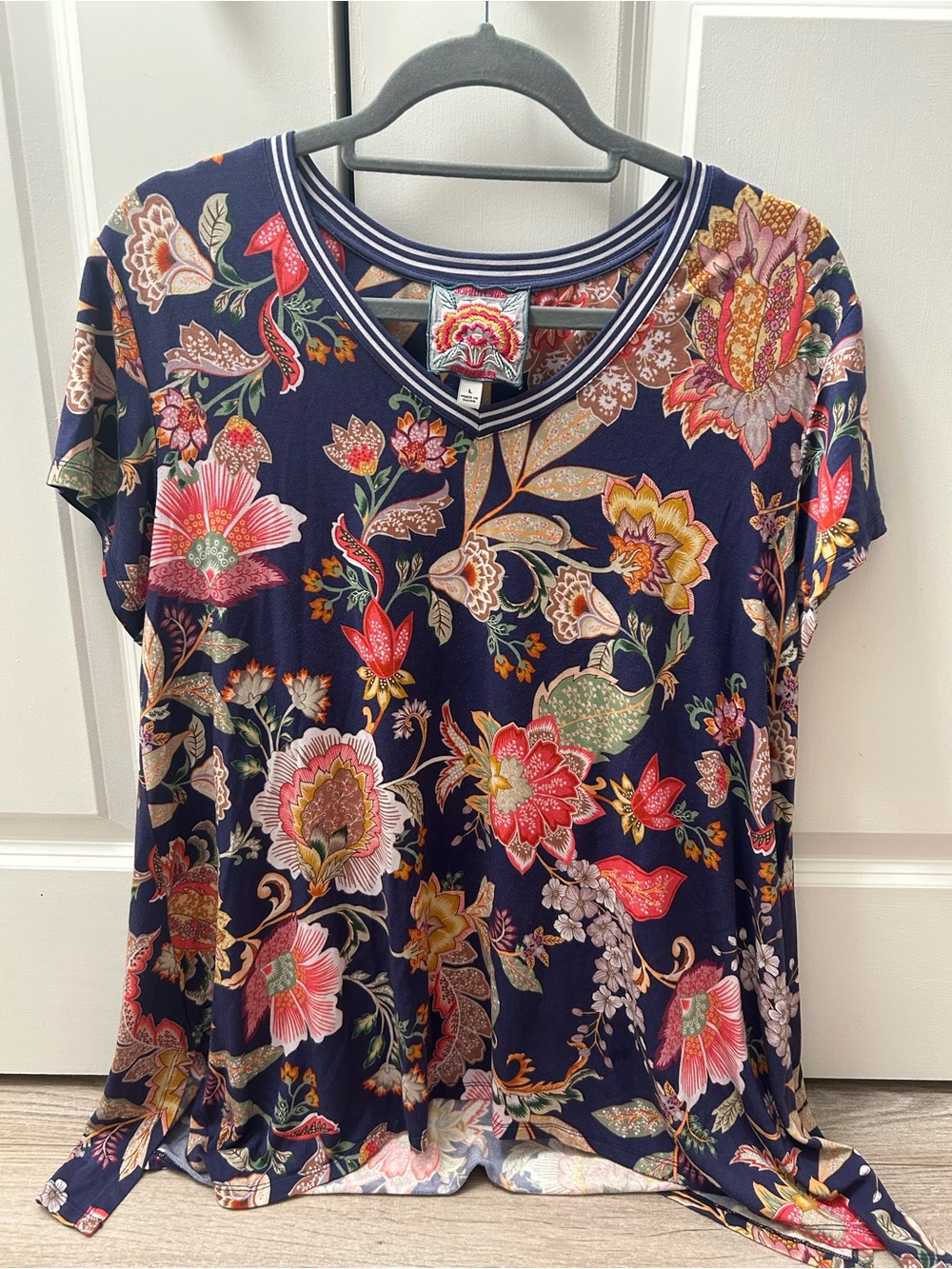 Johnny Was The Janie Favorite Drape Tunic Vivienne Vo Navy Floral V-Neck Large - Picture 5 of 14